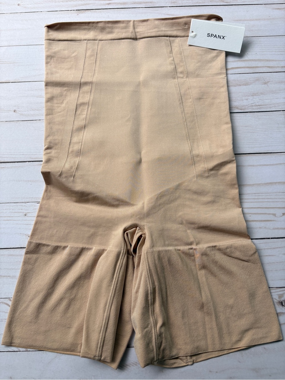 Spanx OnCore High-Waisted Mid-Thigh Short (SPANXsculpt line) - Picture 2 of 6